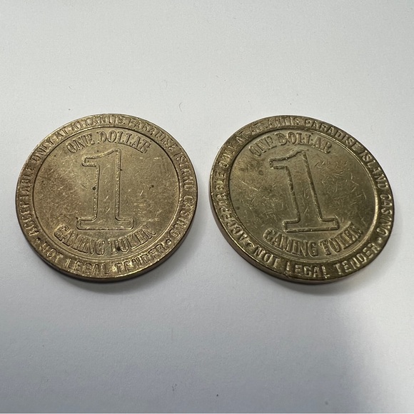 Vintage Dollar Gaming Tokens - Picture 6 of 7